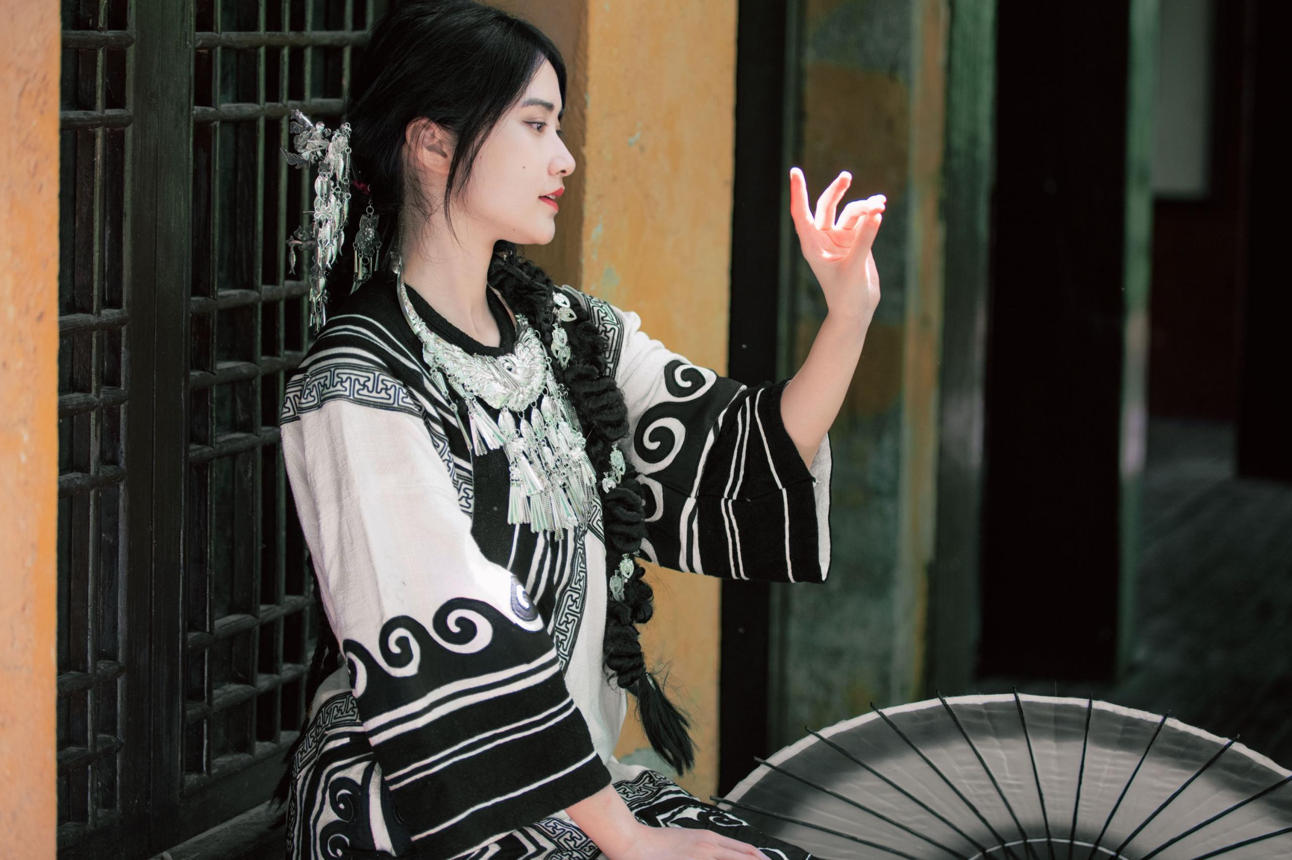 Sandra - 《彝族少女》[57P]